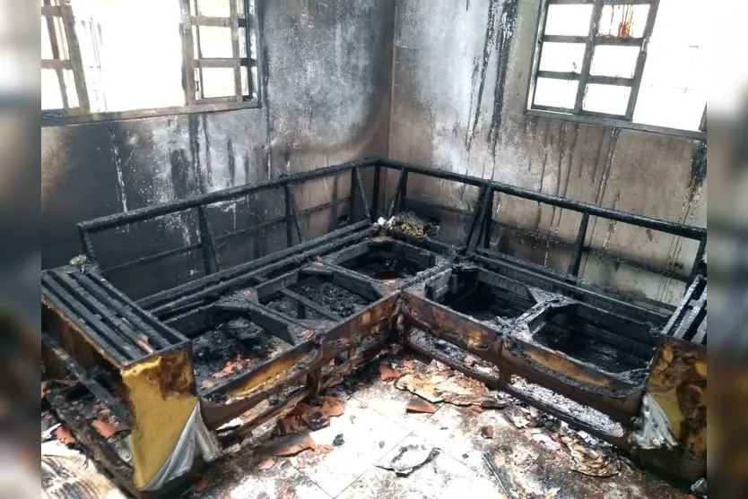 Homem é preso após incendiar casa e carro de ex-esposa