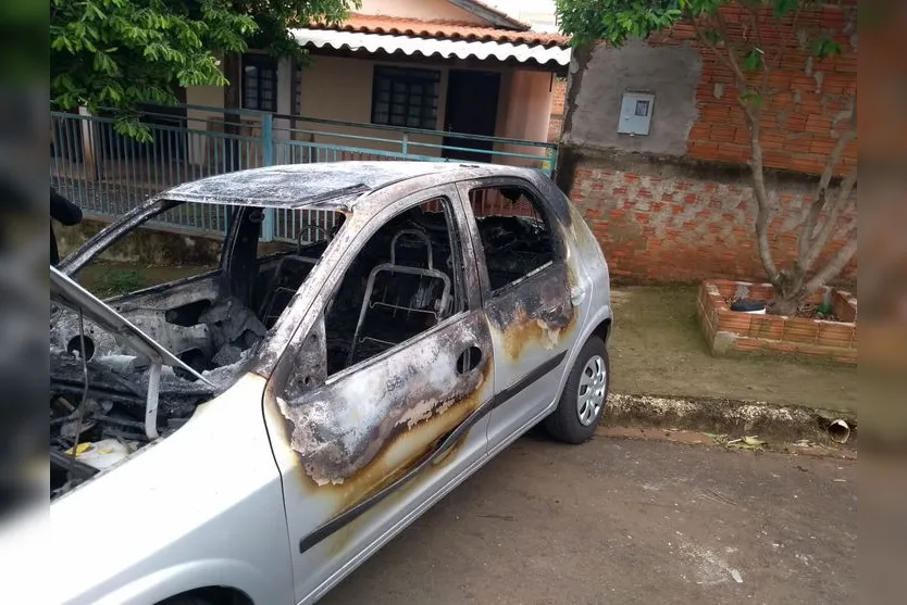 Homem é preso após incendiar casa e carro de ex-esposa