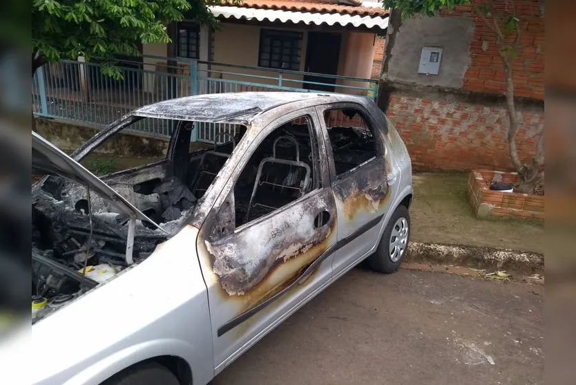 Homem é preso após incendiar casa e carro de ex-esposa