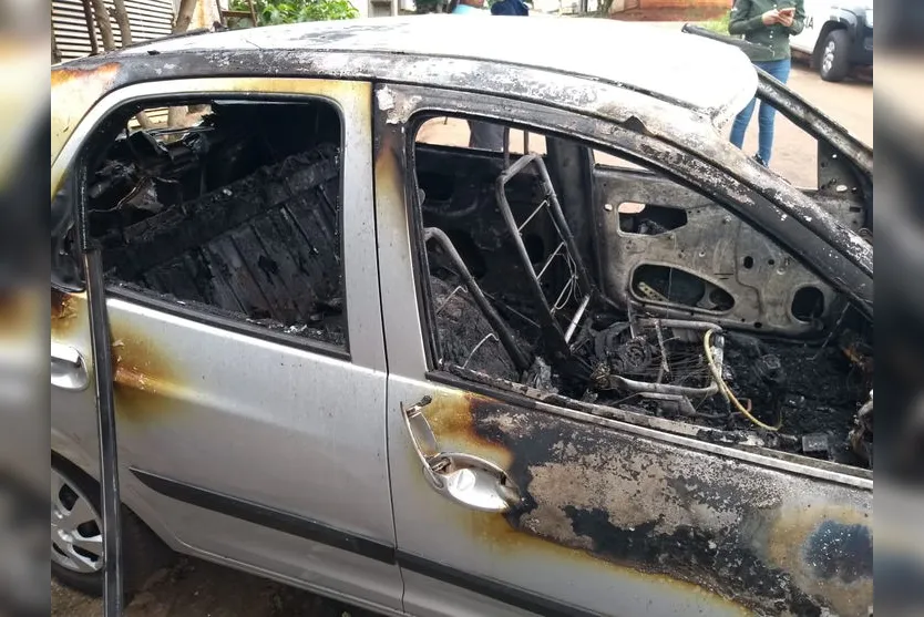 Homem é preso após incendiar casa e carro de ex-esposa