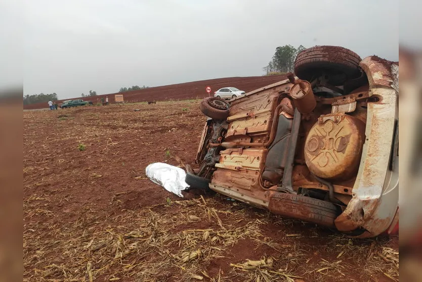 Jovem de 23 anos morre em capotamento na PR-437
