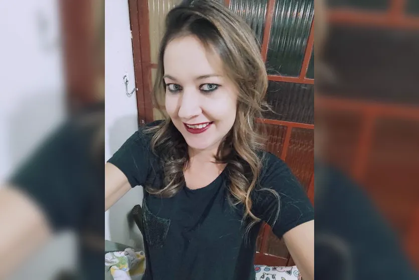  Juliana Rutina, de 38 anos foi encontrada morta em sua residência. 