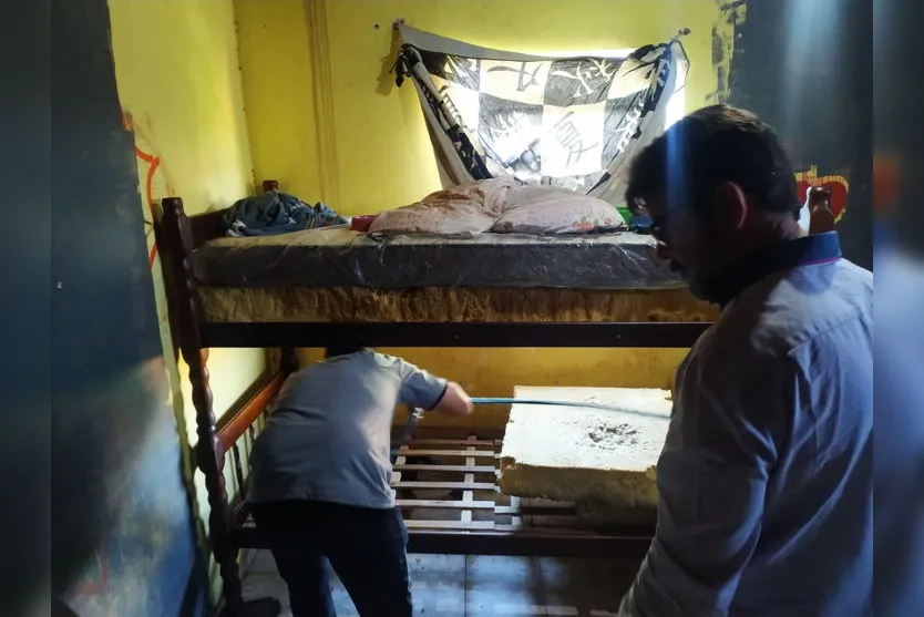 Morador muda de casa e abandona animais em Apucarana