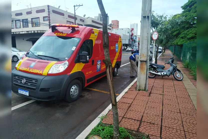 Motociclista fica ferido em acidente na Avenida Irati