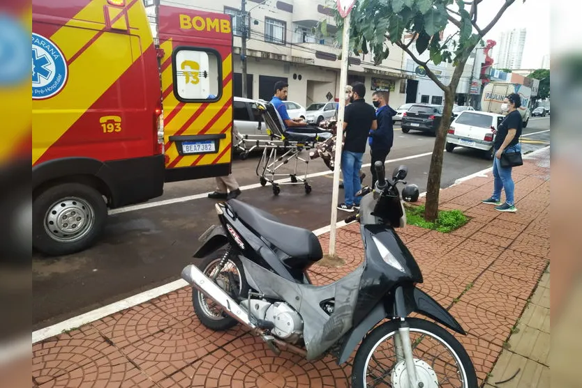Motociclista fica ferido em acidente na Avenida Irati