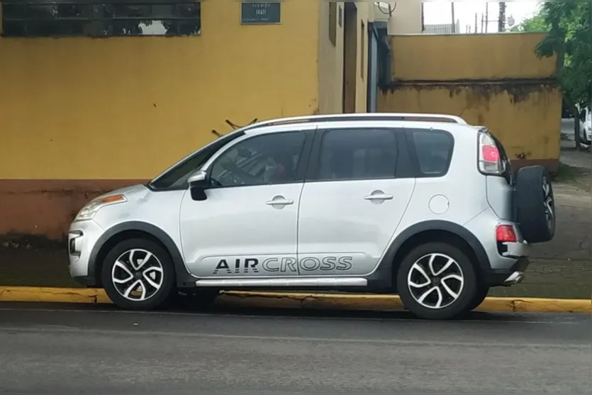 Motociclista fica ferido em acidente na Avenida Irati