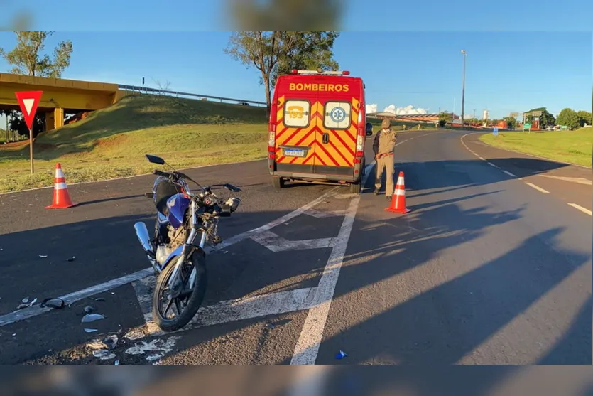 Motociclista fica ferido em acidente perto do 'Bonezão'