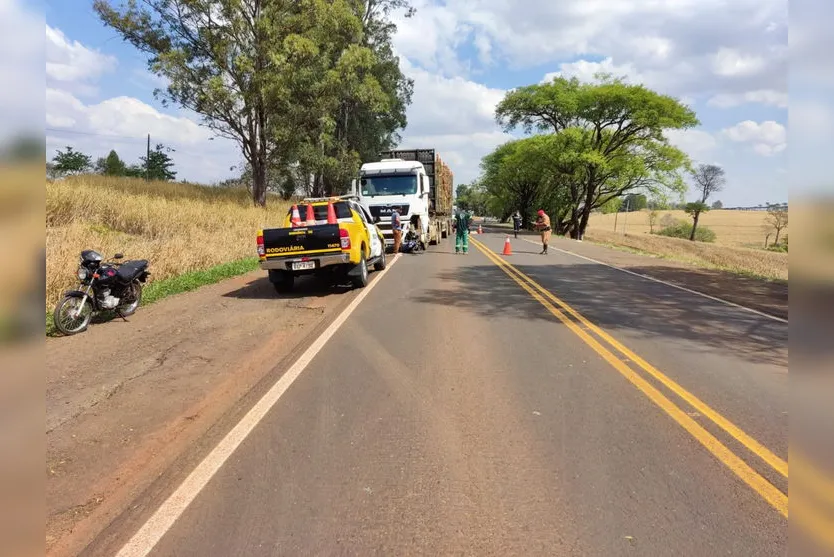 Motociclista morre em batida com caminhão na PR-466
