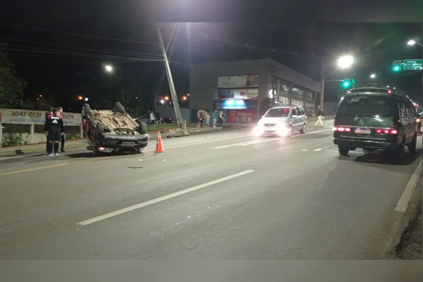 Motorista provoca acidente em Apucarana e foge do local