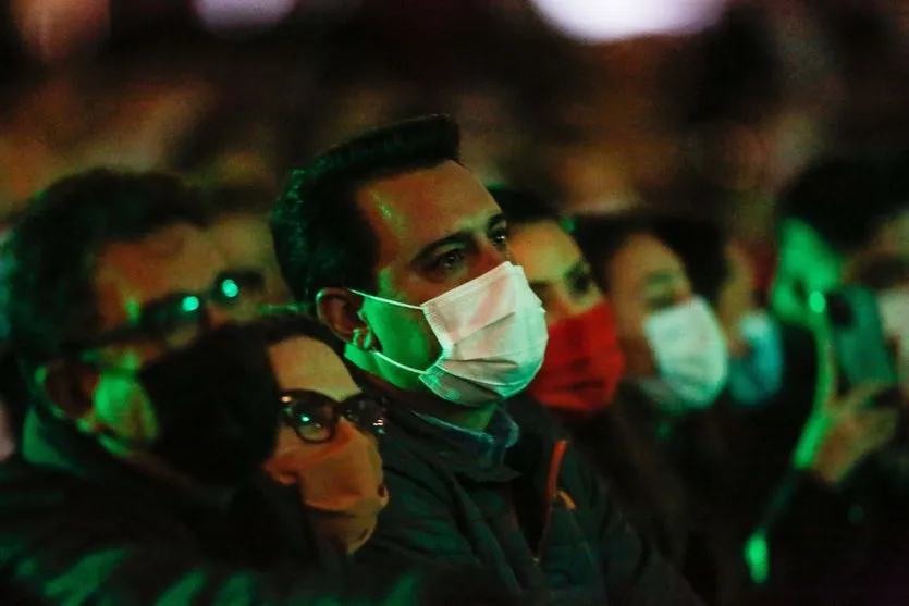 Natal no Palácio Iguaçu reúne milhares de pessoas