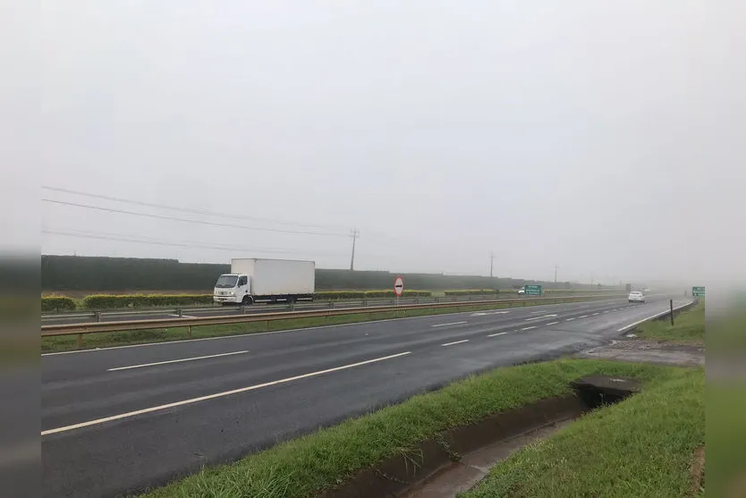 Neblina cobre rodovia BR-369 na manhã desta segunda (4)
