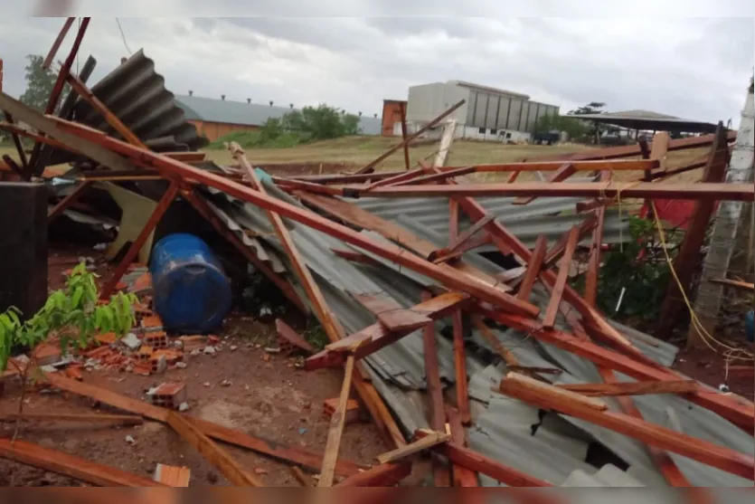  No Residencial Paulo Lopes Dias, a moradora que  trabalha com reciclagem   perdeu tudo. 