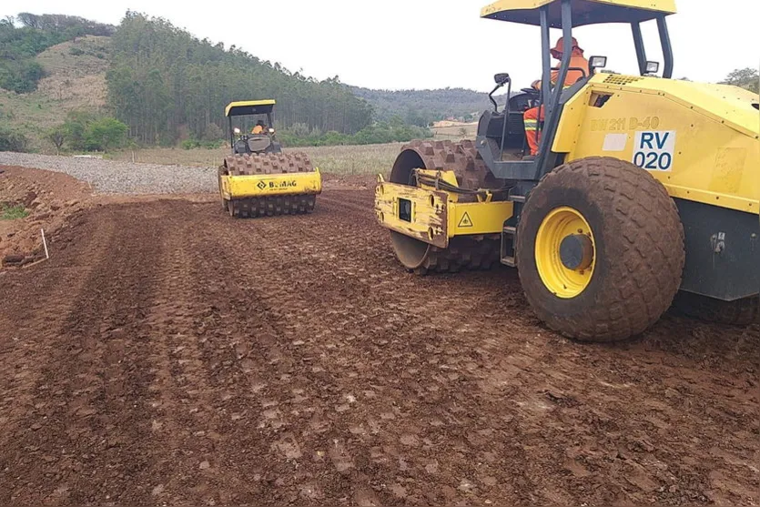 Obra irá melhorar drenagem em rodovia de Godoy Moreira