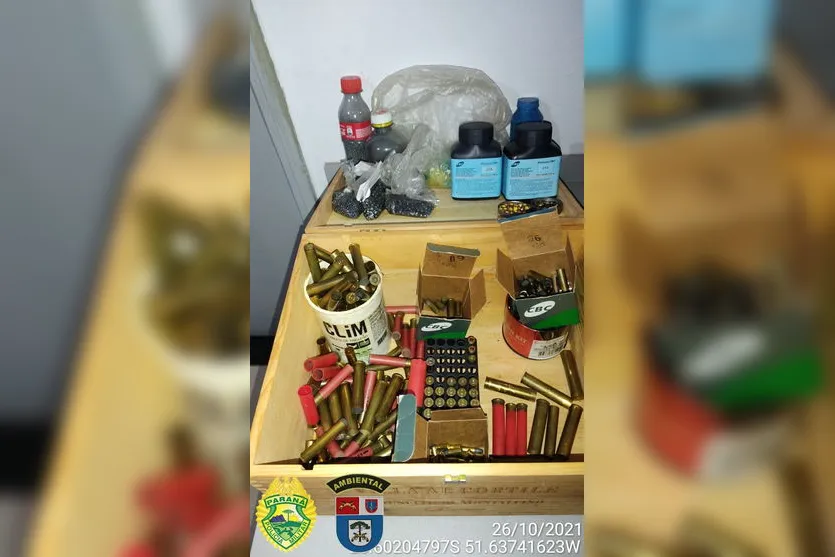 PM Ambiental apreende armas e encontra animal abatido