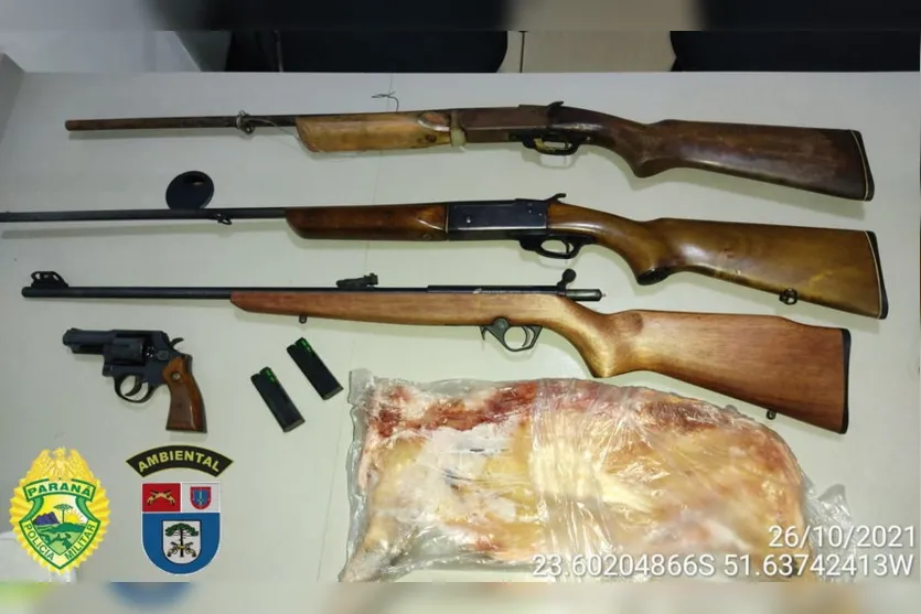 PM Ambiental apreende armas e encontra animal abatido