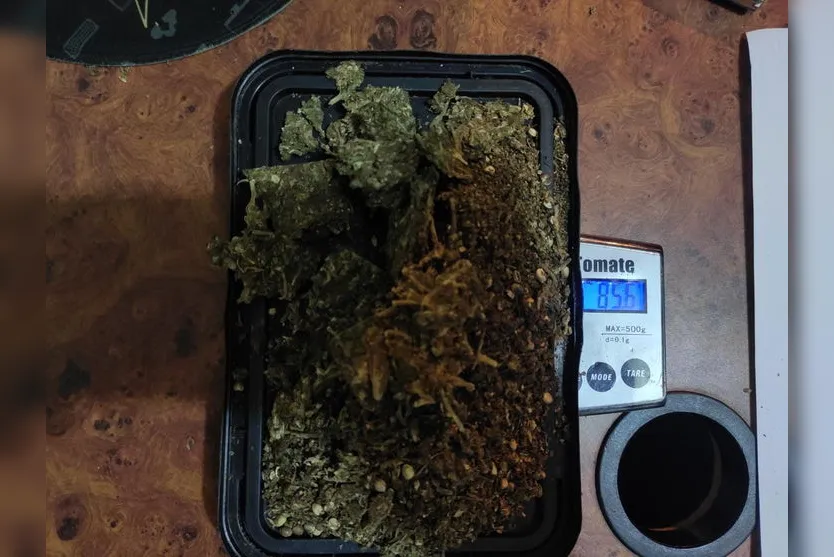 PM apreende adolescente por espancar namorada e tráfico