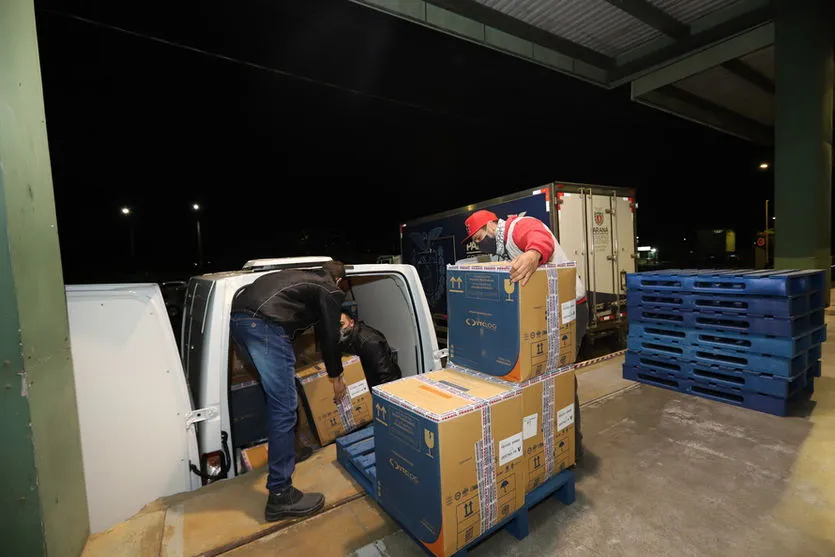 PR vai acelerar vacinação de adolescentes de 12 a 17 anos