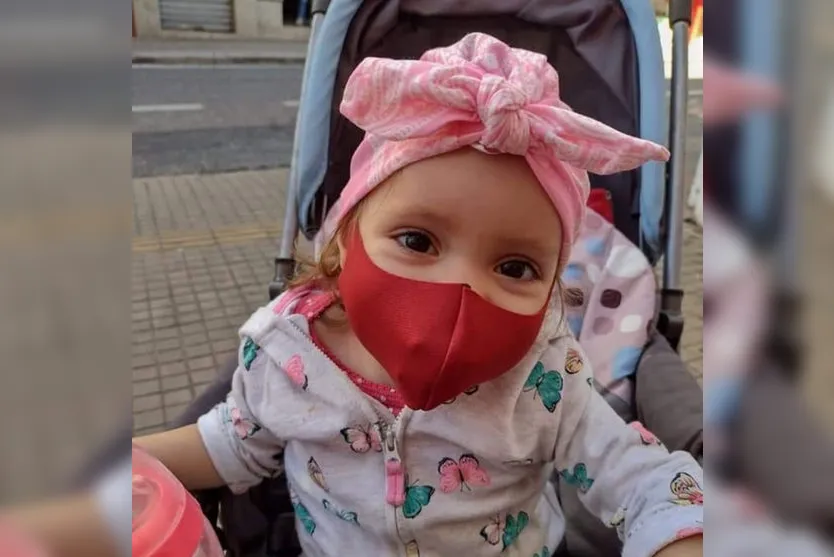 Pais de bebê com AME fazem campanha para comprar remédio