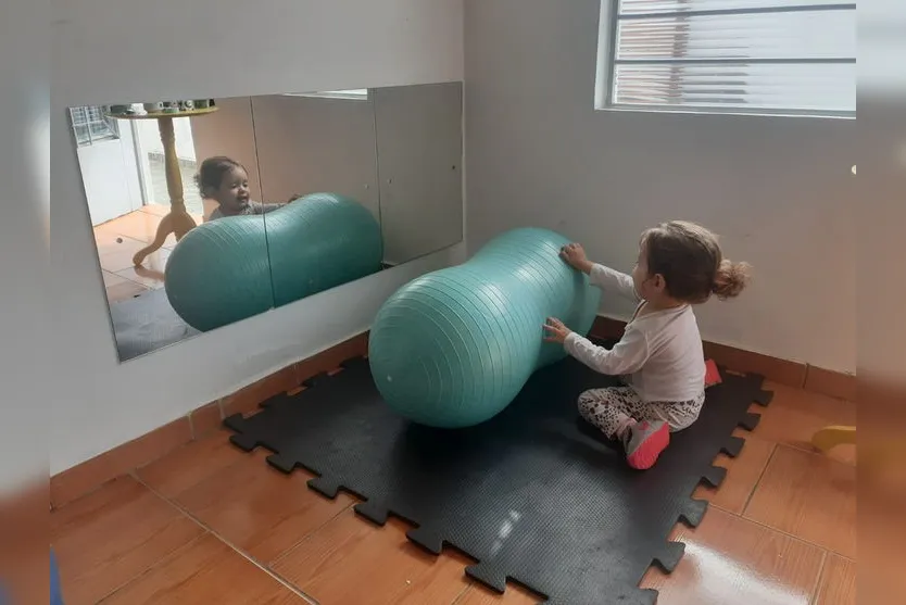 Pais de bebê com AME fazem campanha para comprar remédio