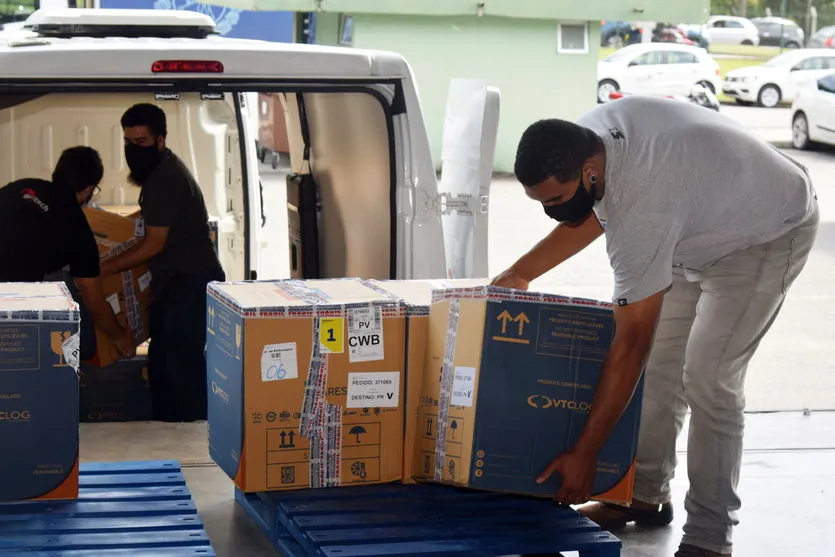 Paraná recebe 161.460 novas doses de vacina contra COVID