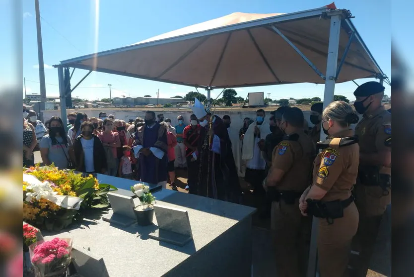 Policiais Militares participam de missa dos finados