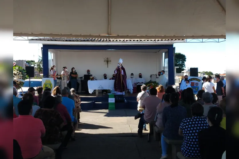 Policiais Militares participam de missa dos finados