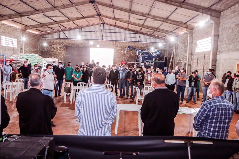 Prefeitura cede caminhão para Associação de cafeicultores