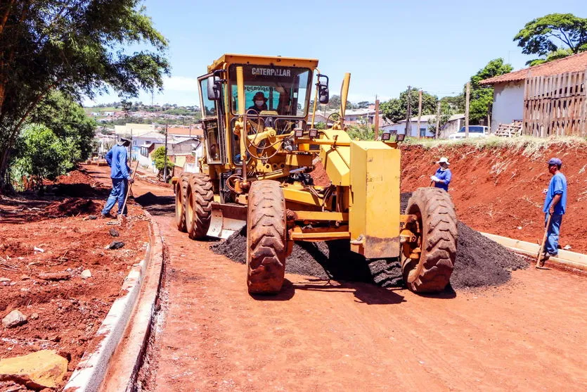Prefeitura pavimenta ligação de bairros de Apucarana