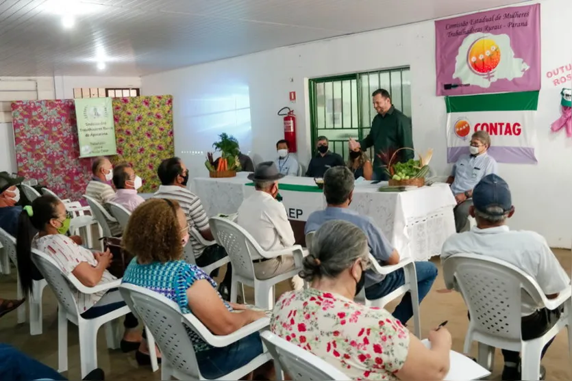 Presidente da Fetaep ministra palestra para agricultores