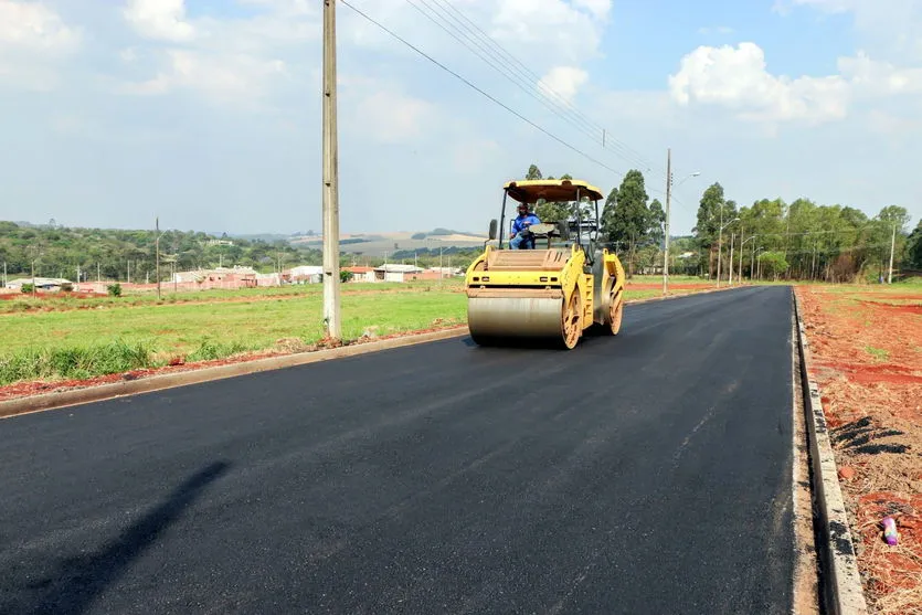 Ruas do Recanto do Lago em Apucarana recebem capa asfáltica