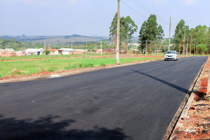 Ruas do Recanto do Lago em Apucarana recebem capa asfáltica