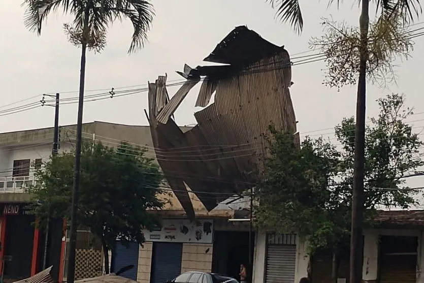 Temporal causa estragos na rede elétrica em diversas regiões