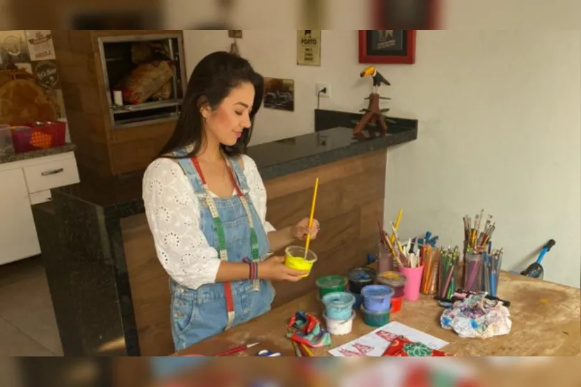   estilista e artista plástica de Apucarana Mônica Ishiba, que tem uma marca de roupas, afirma que as vendas online aumentaram seu faturamento 