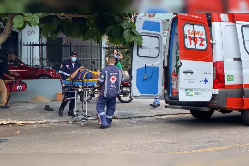 Acidente entre moto e carro deixa um ferido em Apucarana