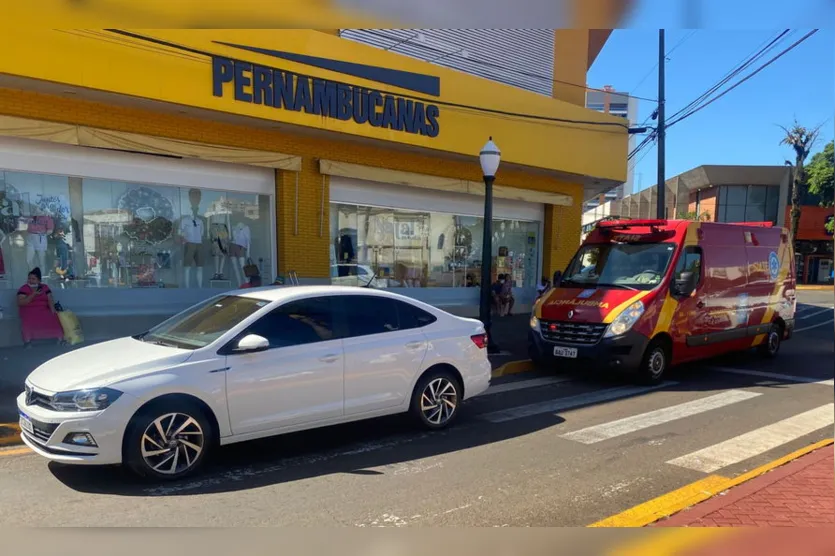 Acidente no centro de Apucarana deixa jovem ferida