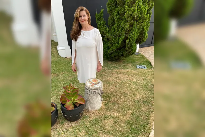 Advogada de Apucarana cria mosaico gigante de pássaros