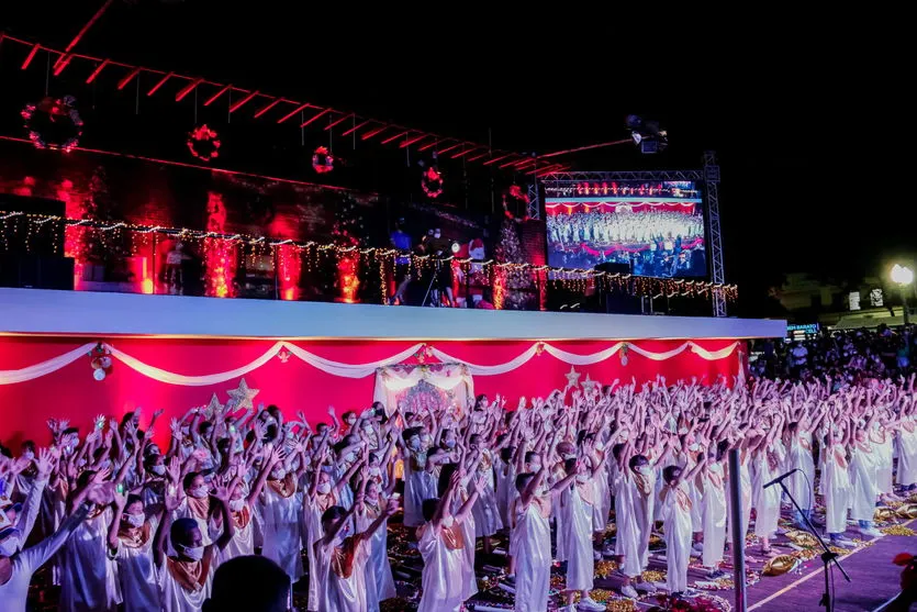 Alunos apresentam cantata natalina na Praça Rui Barbosa