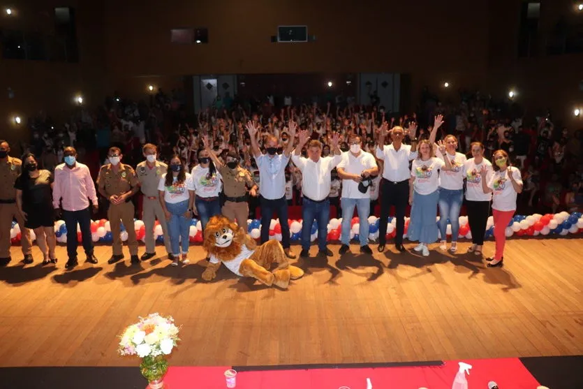 Alunos de três escolas municipais se formam no Proerd