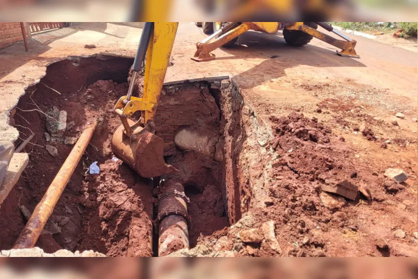 Após rompimento de adutora, Apucarana registra falta de água
