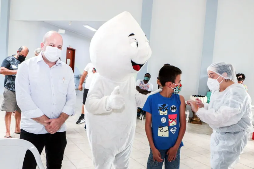 Apucarana inicia vacinação de crianças de 5 a 11 anos