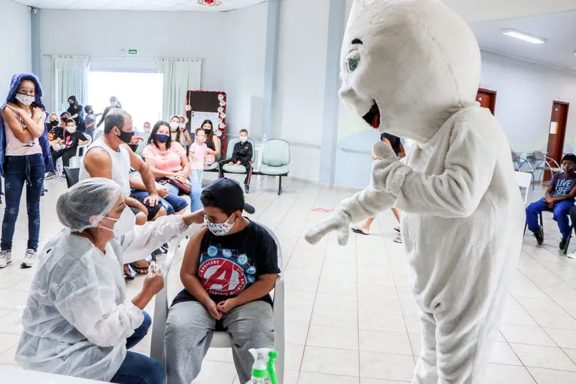 Apucarana inicia vacinação de crianças de 5 a 11 anos