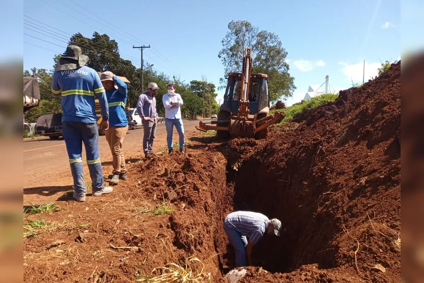 Apucarana pavimenta rua no Recanto Bom Retiro
