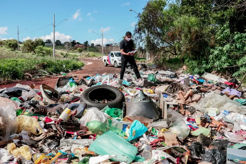 Apucarana vai punir responsáveis por lixão na Vila Reis