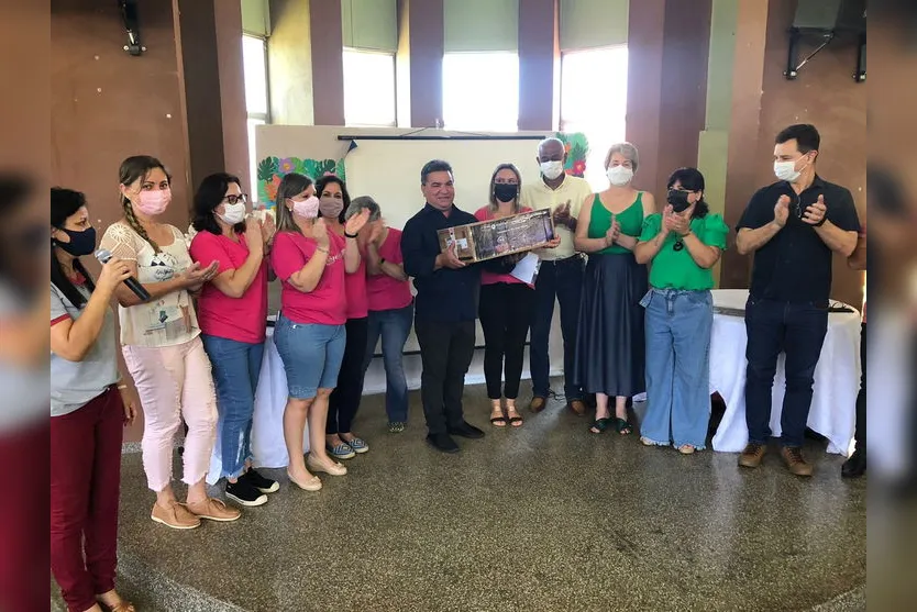 Arapongas premia alunos que participaram da OBA