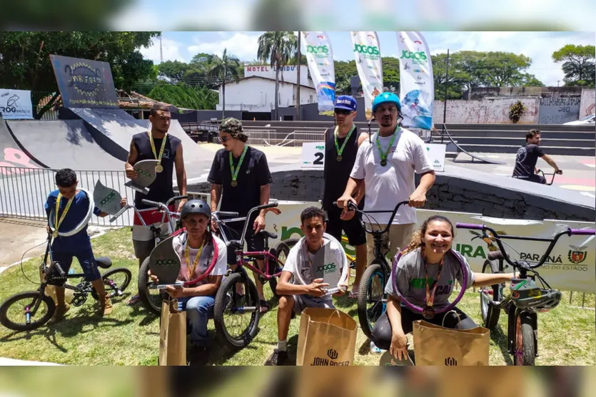 Atletas de Apucarana ganham medalhas no Paranaense de BMX