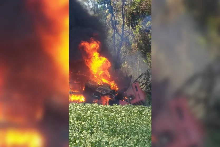 Caminhão pega fogo após acidente na região e motorista morre