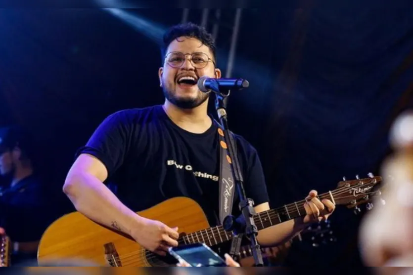 Cantor Maurílio morre em hospital de Goiânia