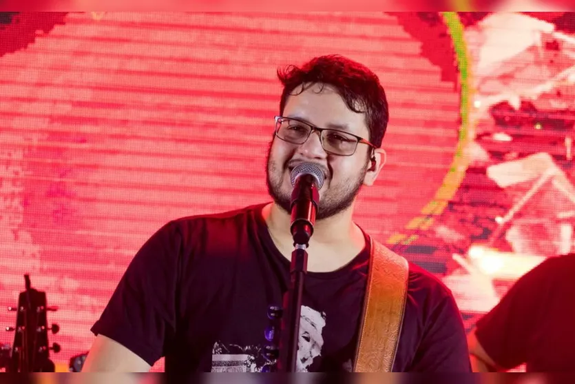 Cantor Maurílio morre em hospital de Goiânia