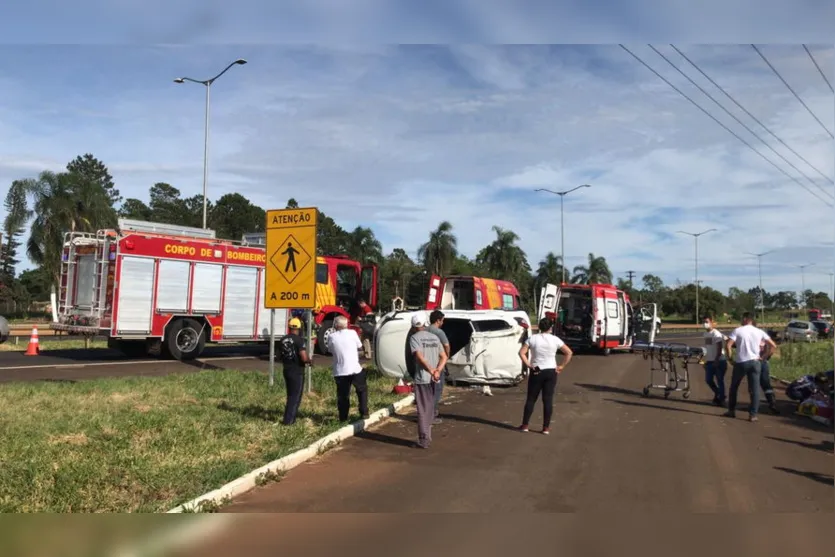 Capotamento na BR-369 deixa quatro pessoas feridas; Vídeo