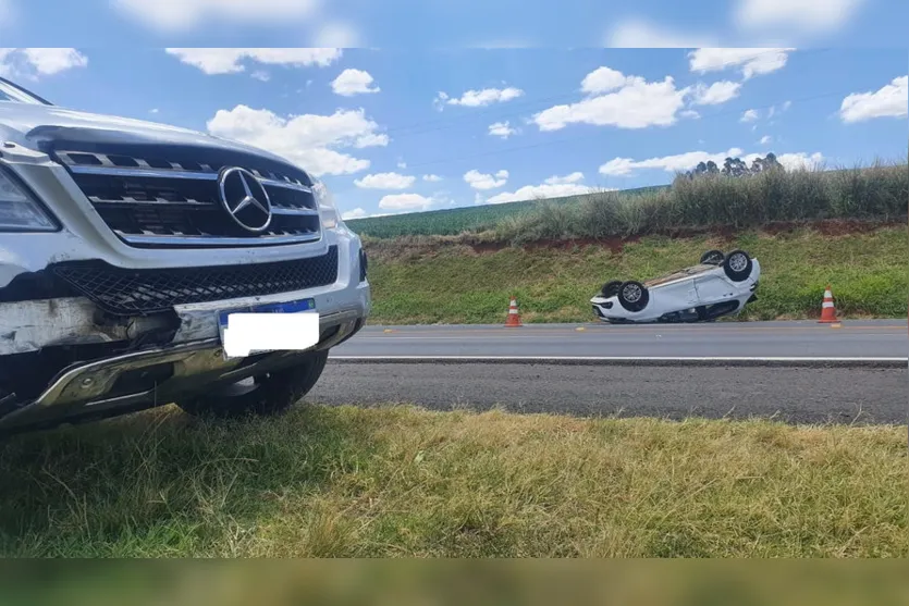 Capotamento na PR-444 em Arapongas deixa dois feridos